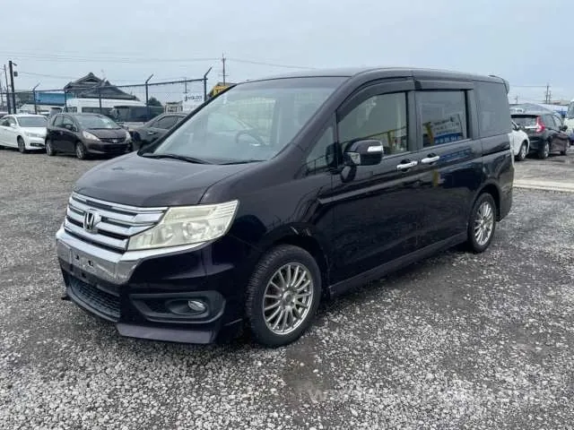 Honda Stepwagen Spada Z 2012 photo 2