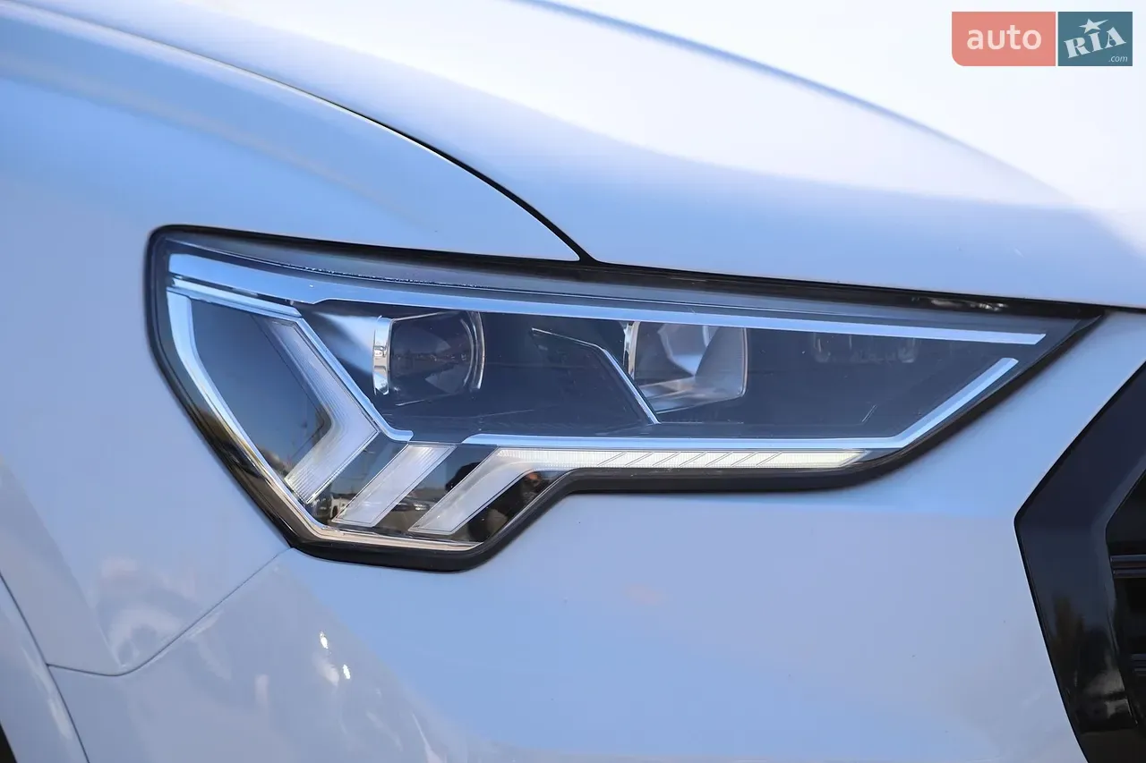 Audi Q3 2021 photo 5