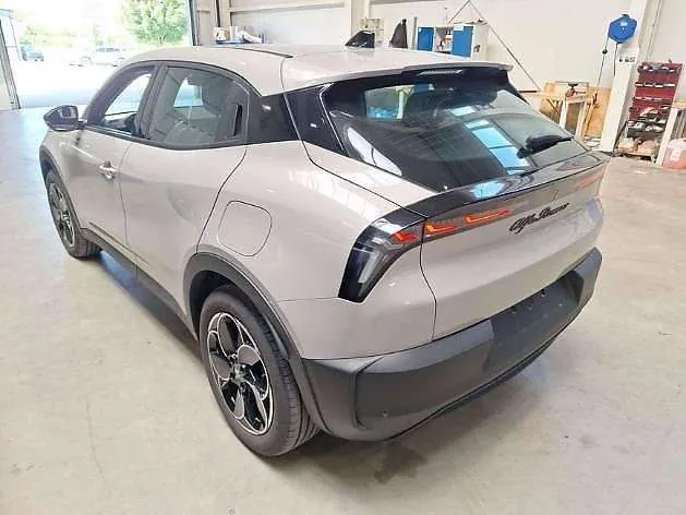 Alfa Romeo Junior Elettrica 2025 photo 4
