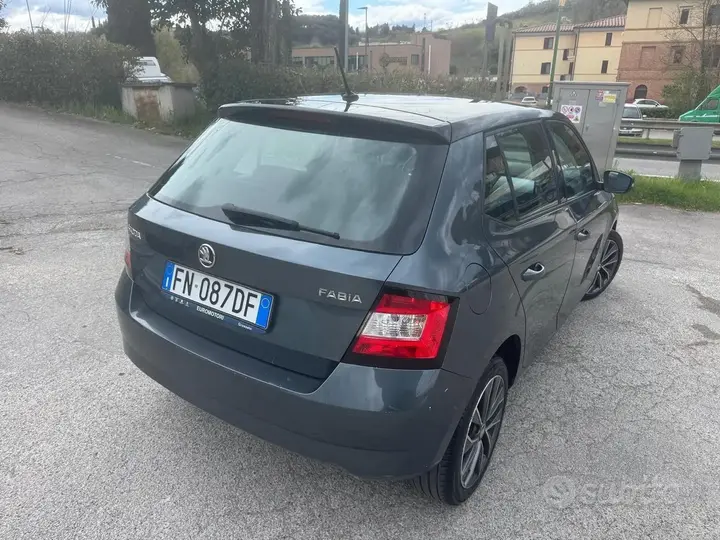Skoda Fabia 2018 photo 4