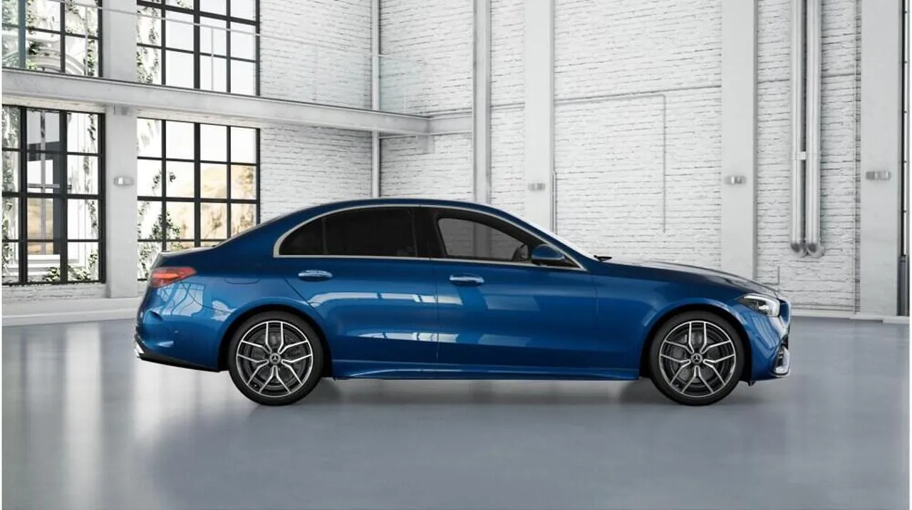 Mercedes-Benz C-Class photo 3