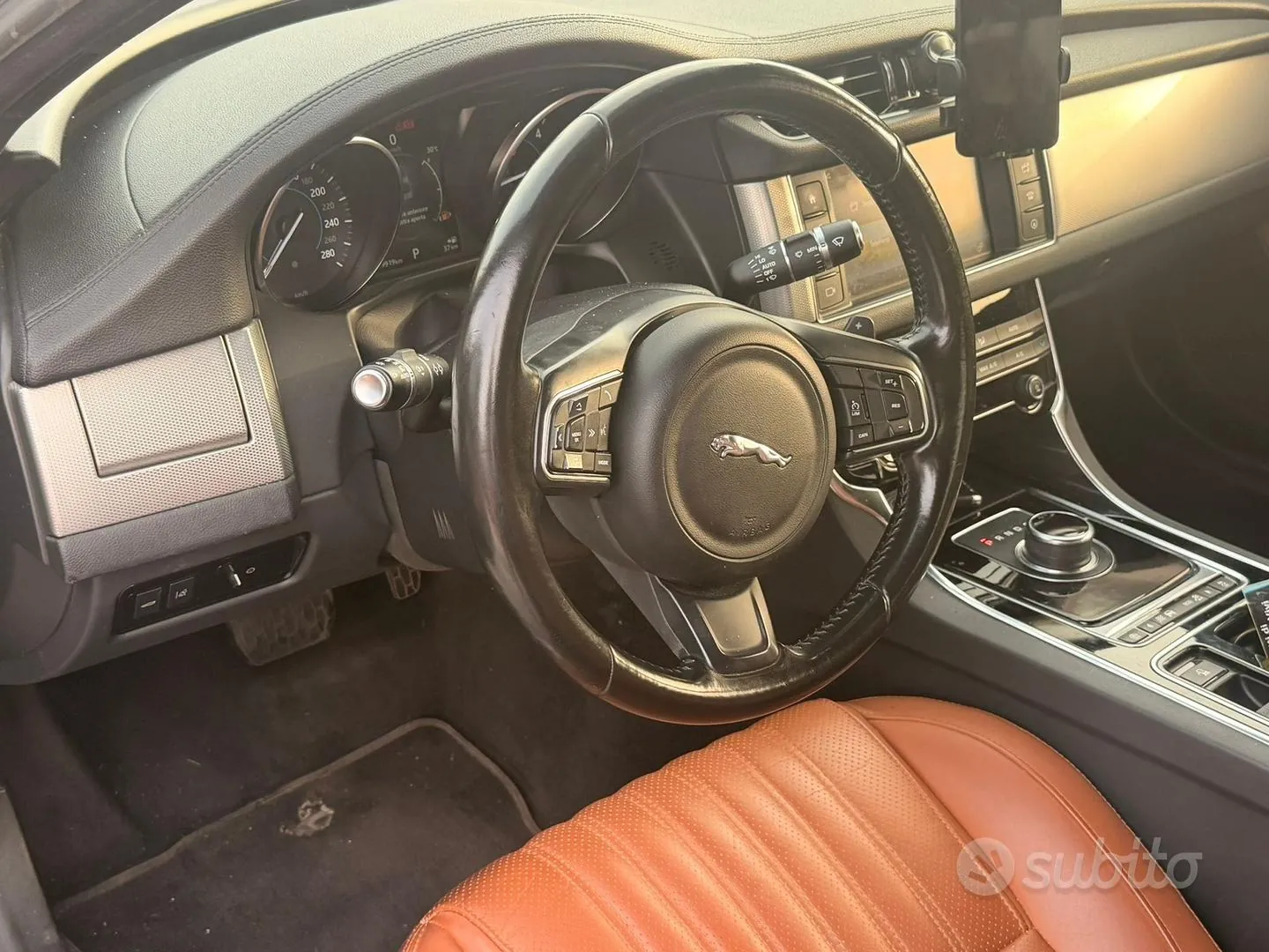 Jaguar Xf 2018 photo 5