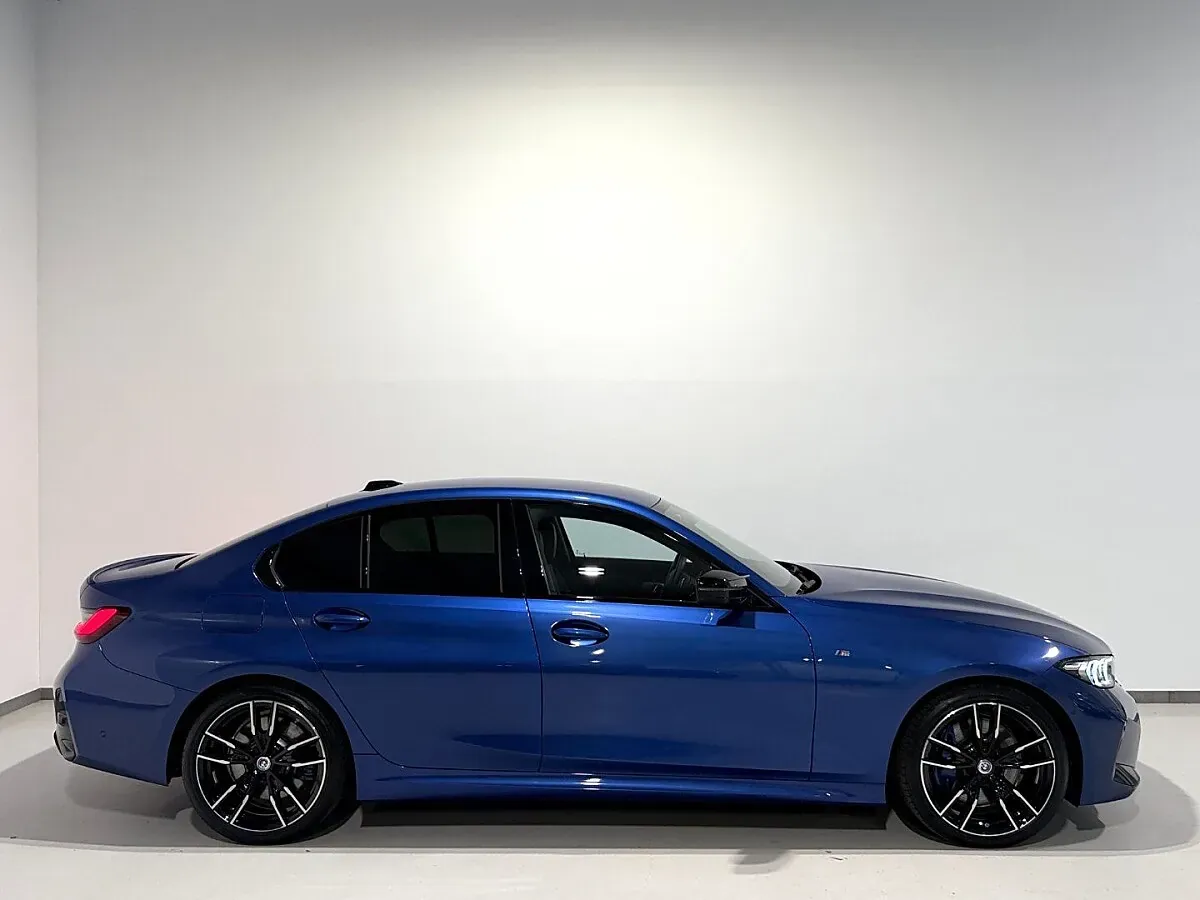 BMW 3 Series 2022 photo 2