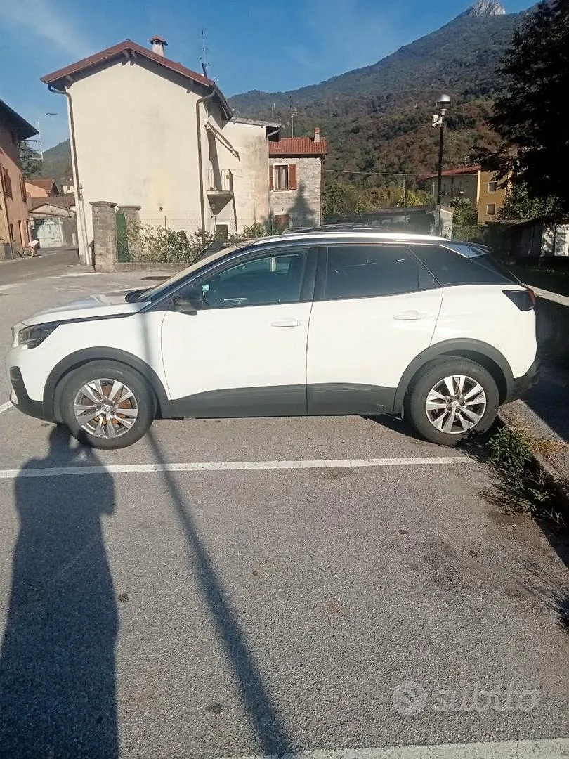 Peugeot 3008 2019 photo 2