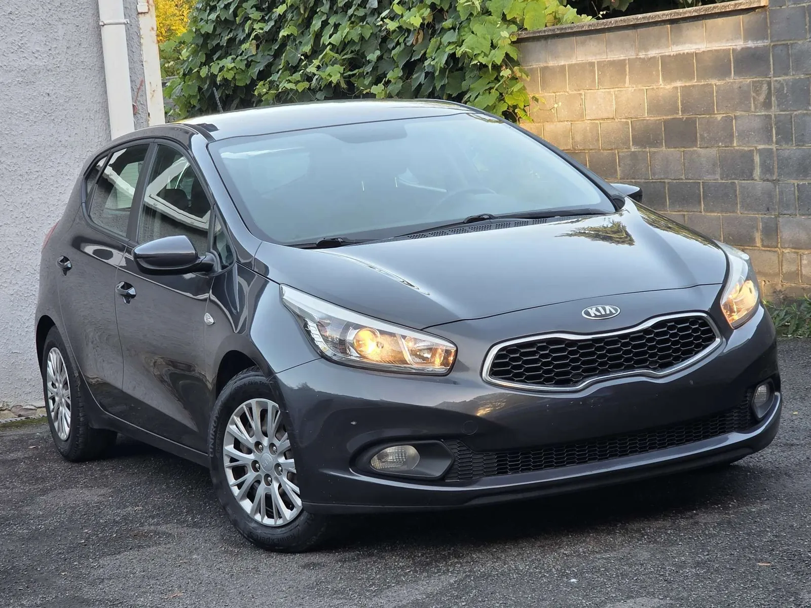 Kia Ceed 2012 photo 2