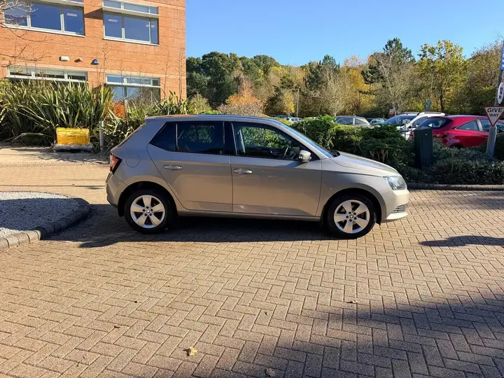 Skoda Fabia 2016 photo 3