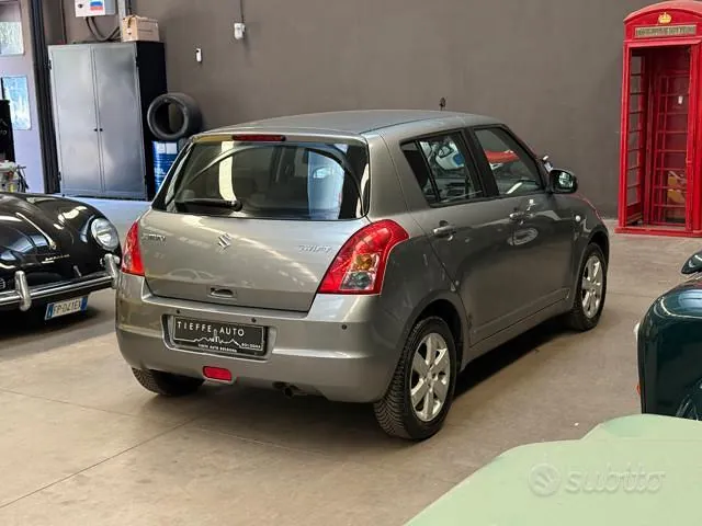 Suzuki Swift 2009 photo 4