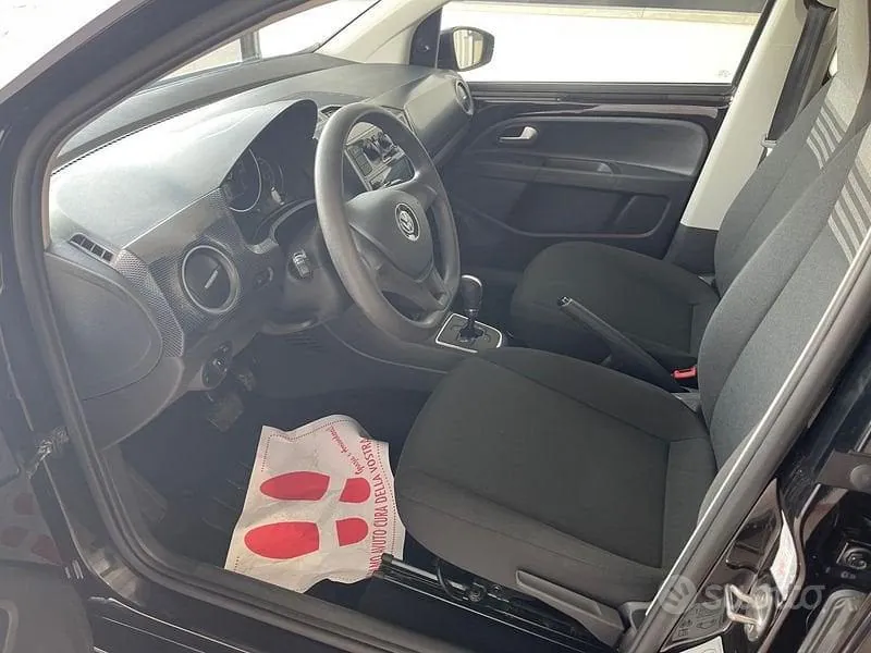 Volkswagen Up 2018 photo 5