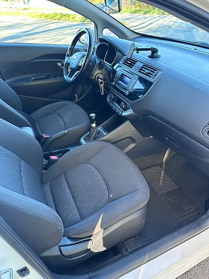 Kia Rio 2015 photo 4