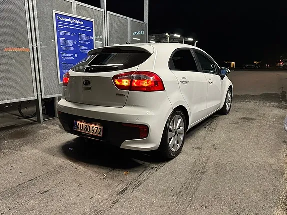 Kia Rio 2015 photo 2