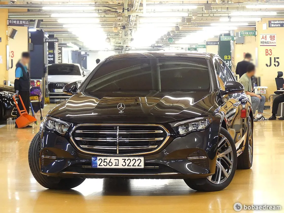 Mercedes-Benz E220D