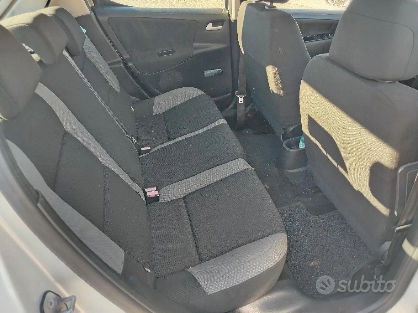 Peugeot 207 2006 photo 3
