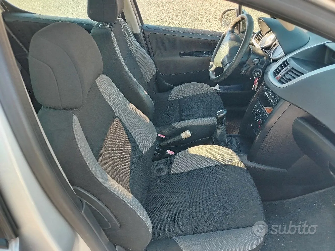 Peugeot 207 2006 photo 4