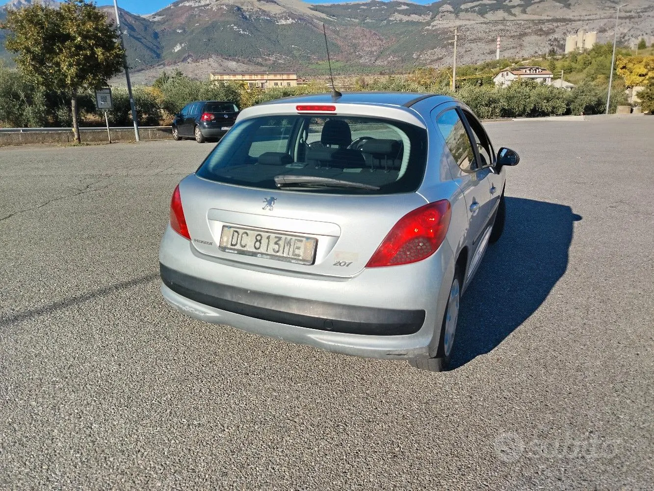 Peugeot 207 2006 photo 2