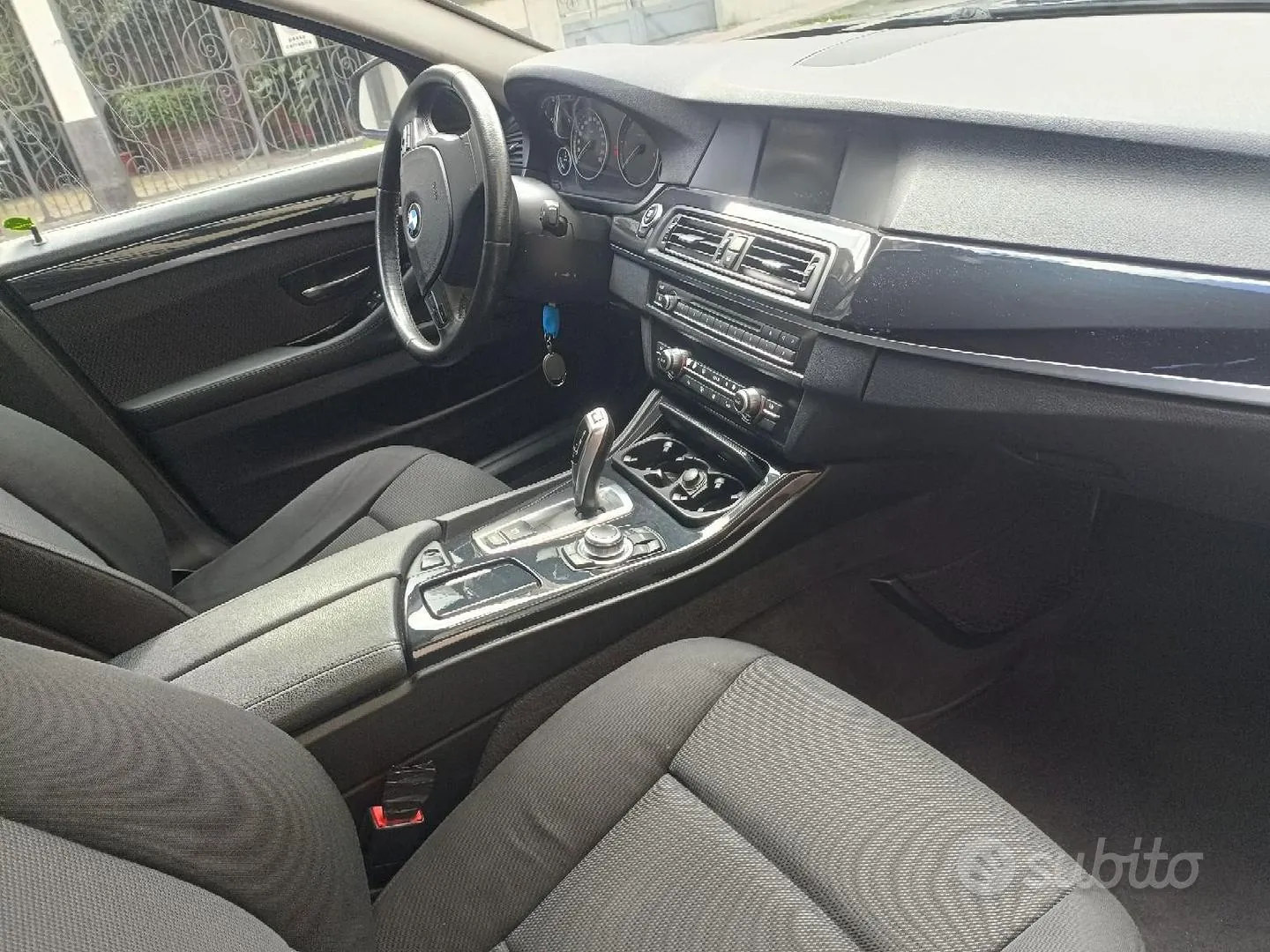 BMW 530D 2010 photo 2