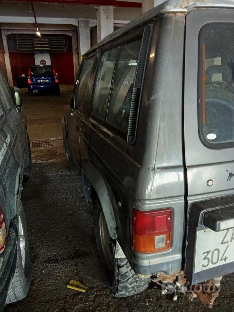 Mitsubishi Pajero 1989 photo 4