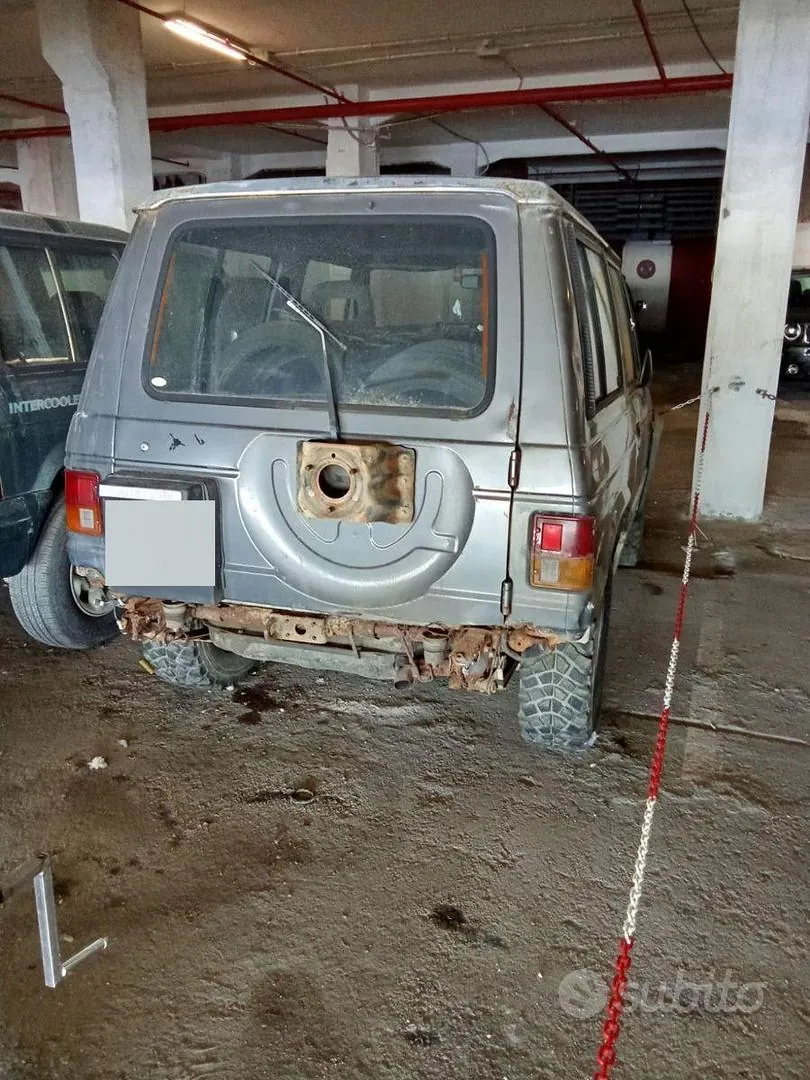 Mitsubishi Pajero 1989 photo 2