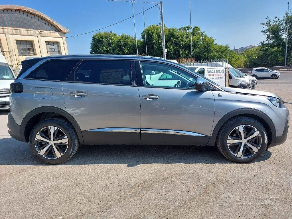 Peugeot 5008 2019 photo 5