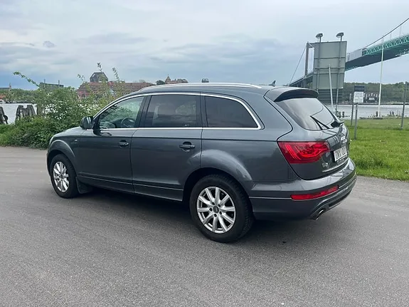 Audi Q7 2012 photo 3