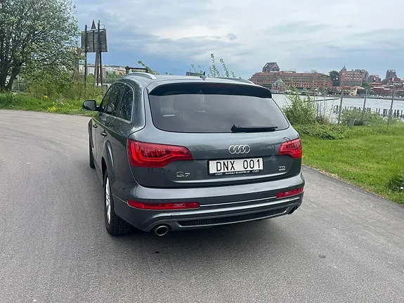 Audi Q7 2012 photo 5