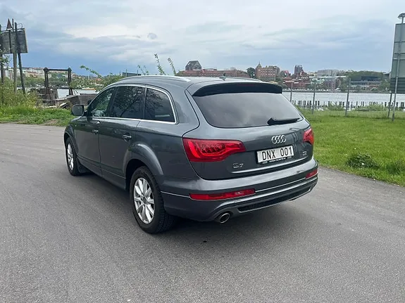 Audi Q7 2012 photo 4