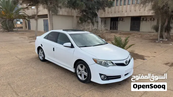 Toyota Camry 2013 photo 2