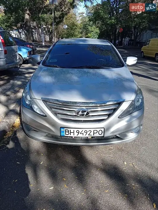 Hyundai Sonata 2012 photo 2