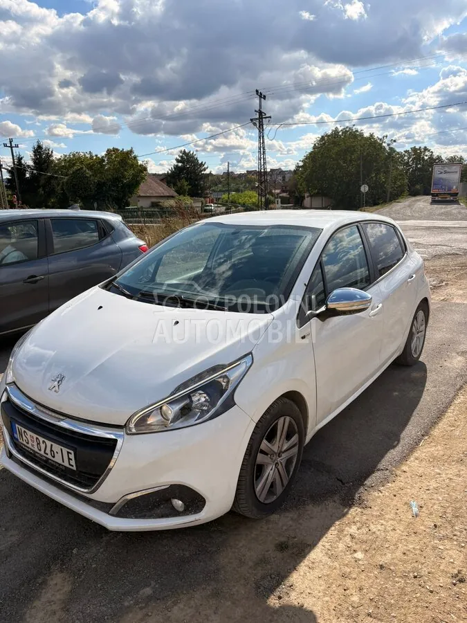 Peugeot 208 2016 photo 2
