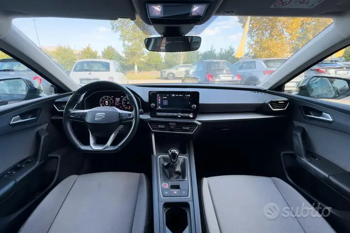 Seat Leon 2023 photo 2