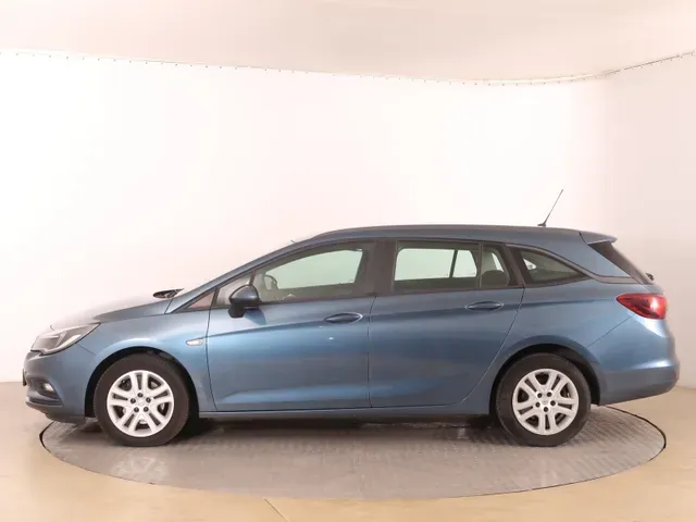 Opel Astra Sport Tourer 2016 photo 2