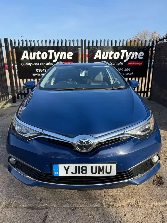 Toyota Auris 2018 photo 2