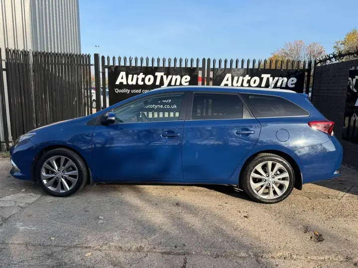Toyota Auris 2018 photo 4