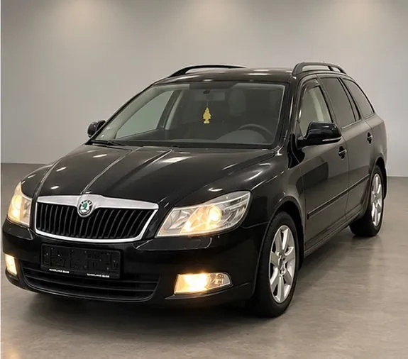 Skoda Octavia 2010 photo 2