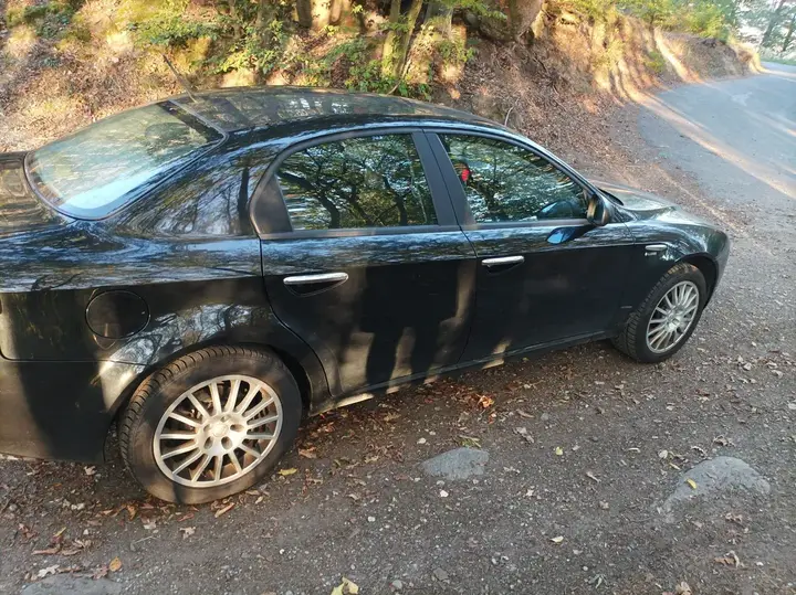 Alfa Romeo 159 2008 photo 3