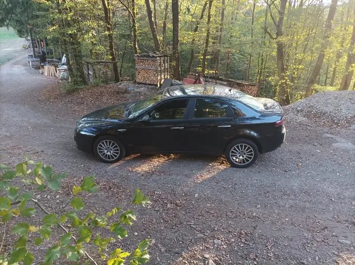 Alfa Romeo 159 2008 photo 2
