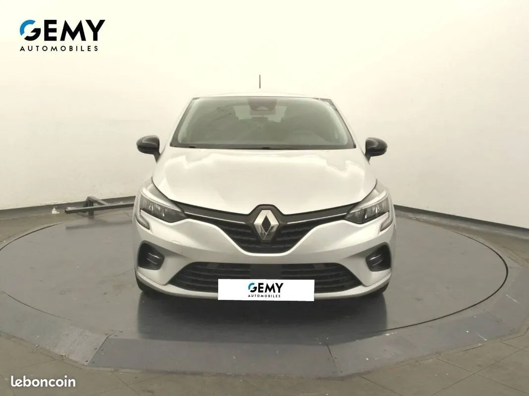 Renault Clio 2023 photo 2