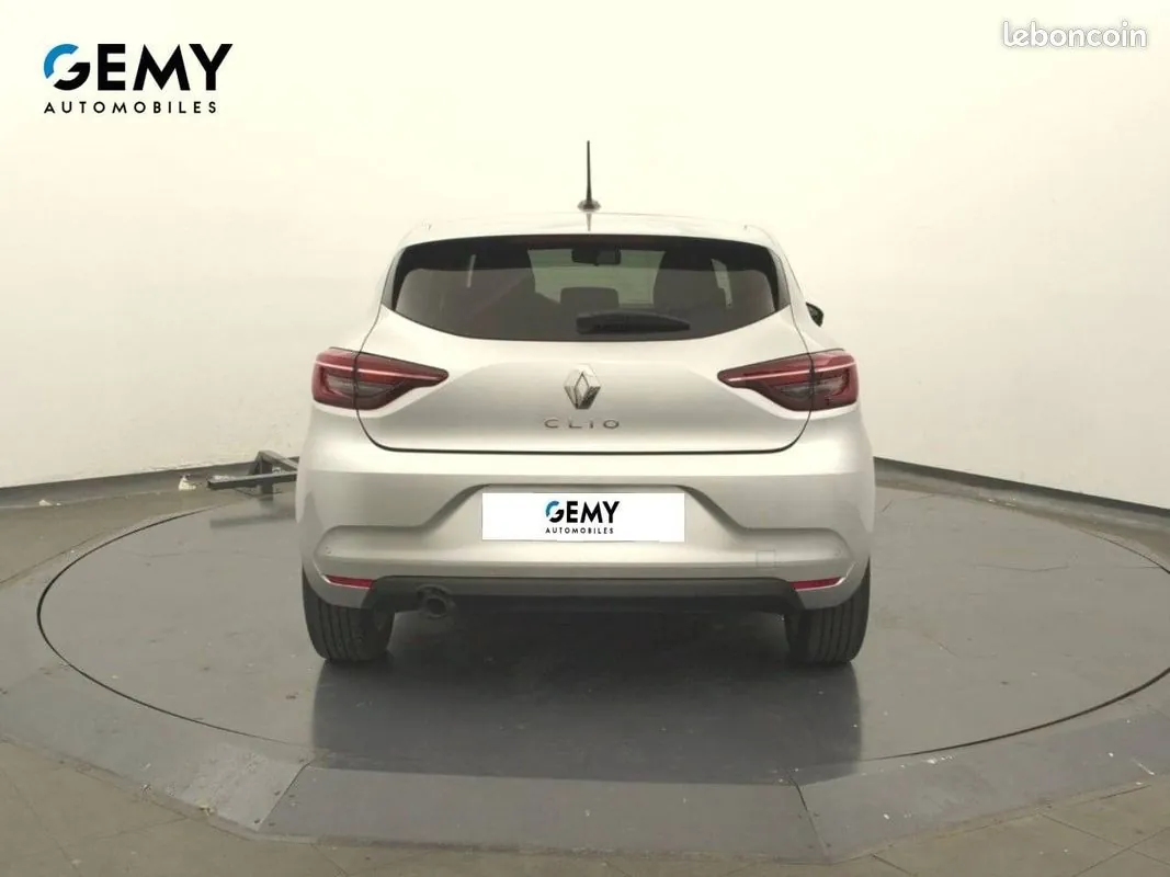 Renault Clio 2023 photo 5