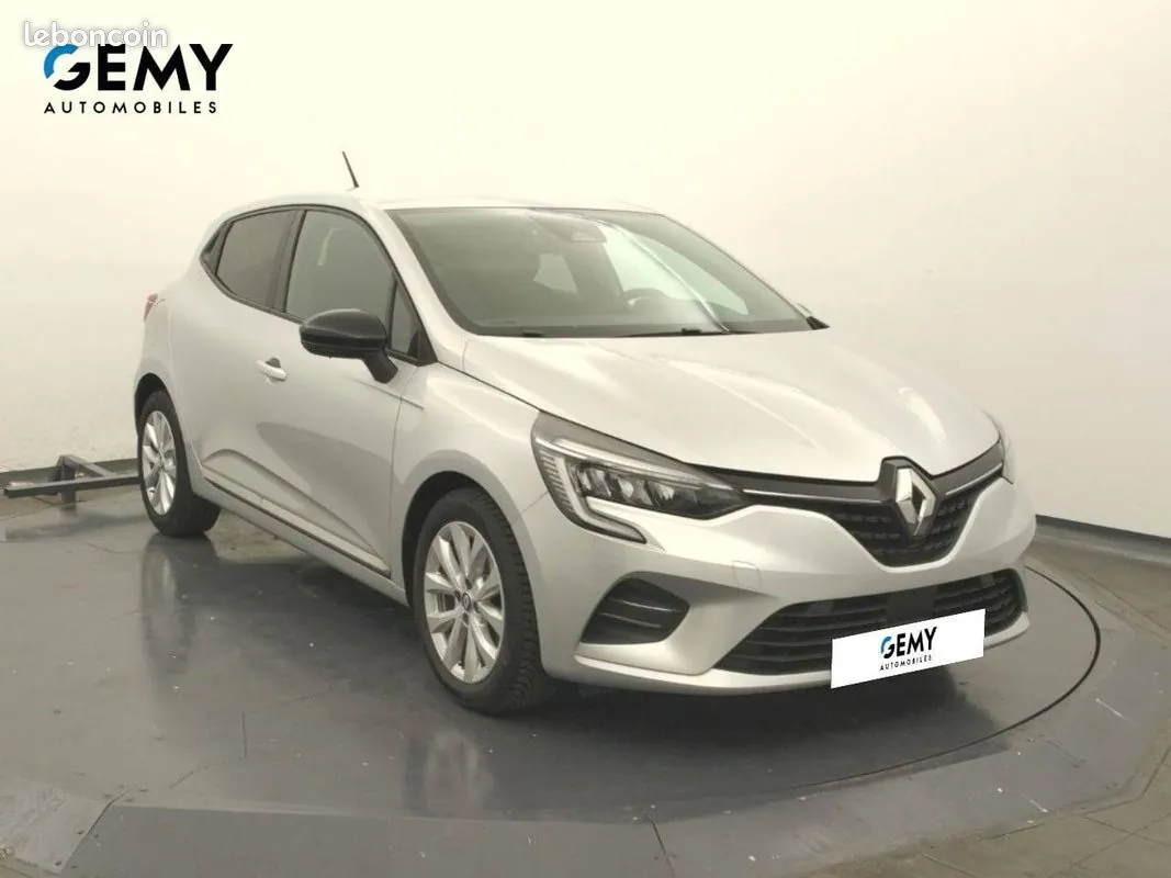 Renault Clio 2023 photo 3