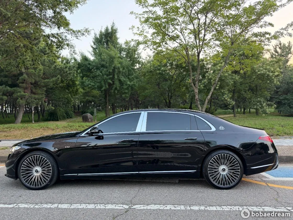 Mercedes-Benz Maybach S680 2025 photo 2
