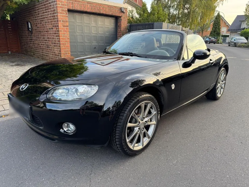 Mazda Mx-5 Roadster Coupe