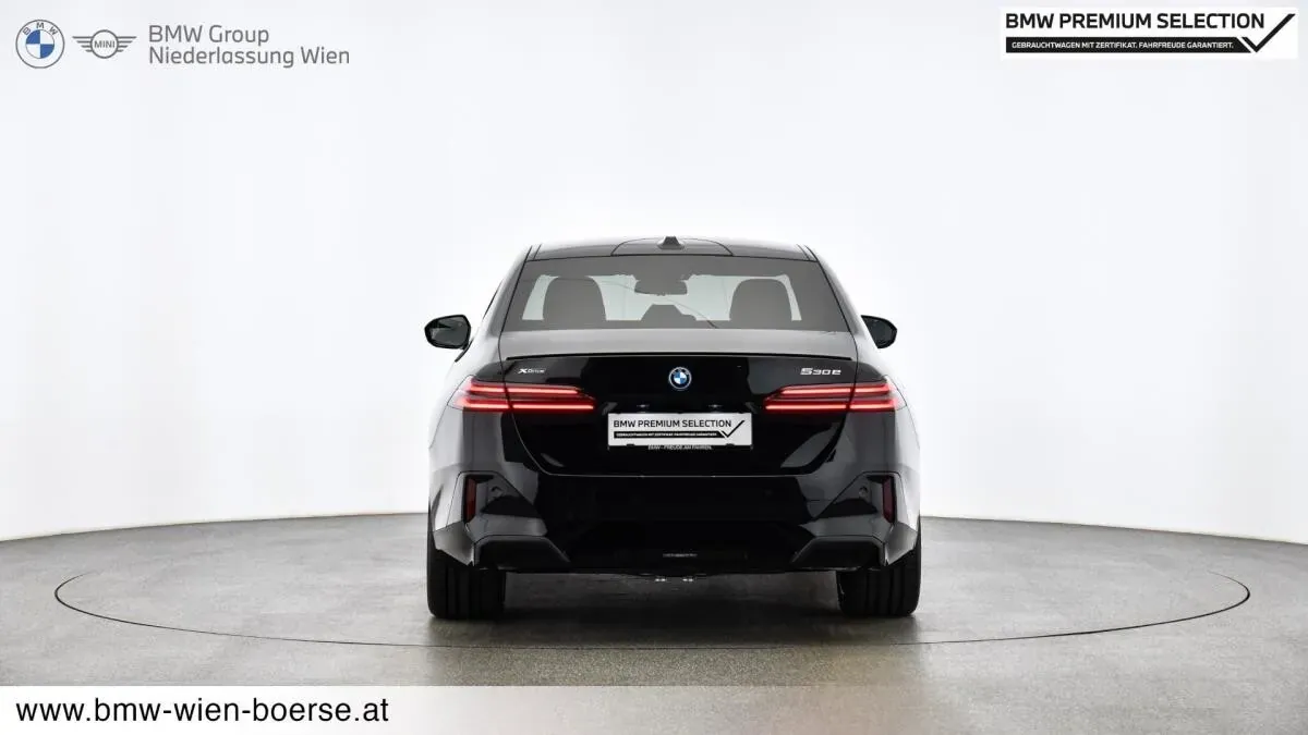 BMW 5 Series 2025 photo 2