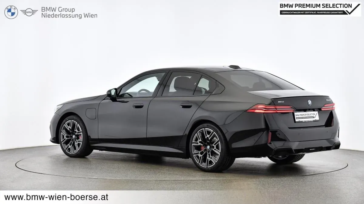 BMW 5 Series 2025 photo 3
