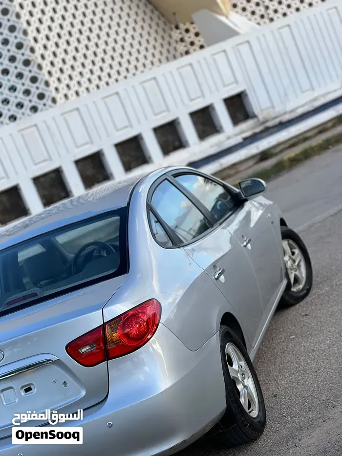 Hyundai Avante 2010 photo 2