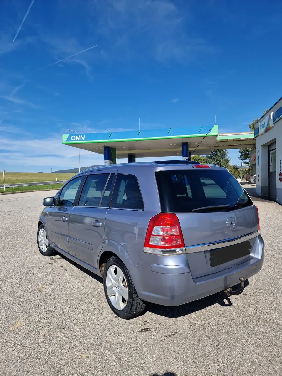 Opel Zafira 2010 photo 3