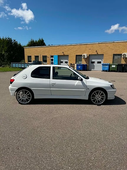 Peugeot 306