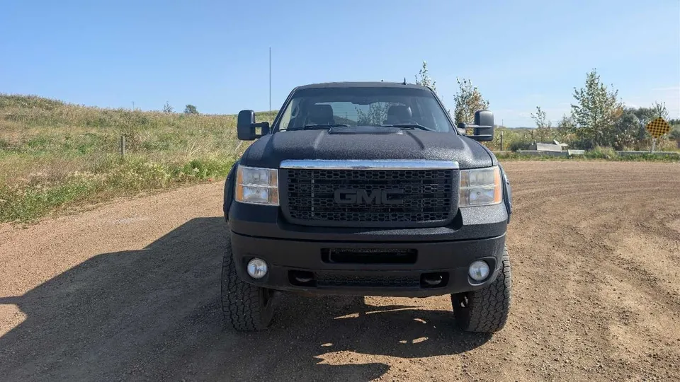 GMC Denali 2011 photo 4