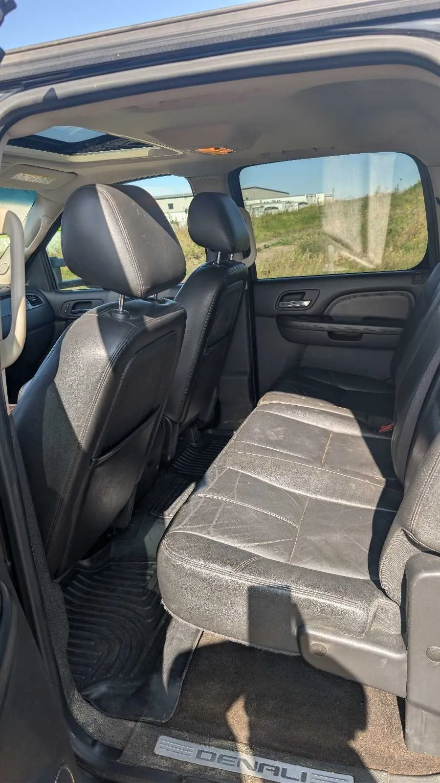 GMC Denali 2011 photo 5