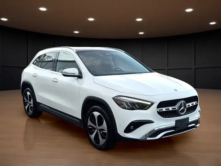 Mercedes-Benz Gla 2024 photo 3