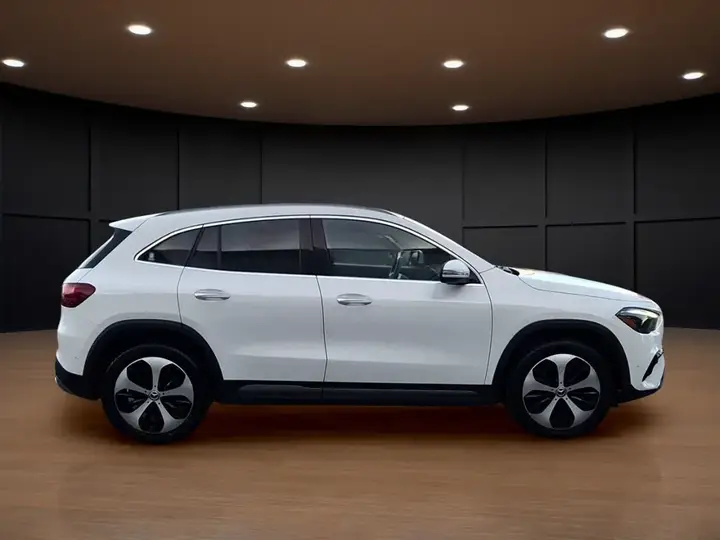 Mercedes-Benz Gla 2024 photo 4