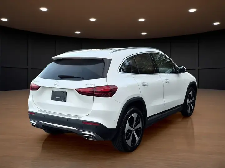 Mercedes-Benz Gla 2024 photo 5